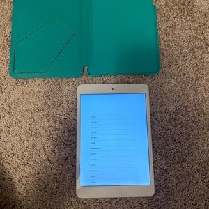 ipad mini w kate spade case that props